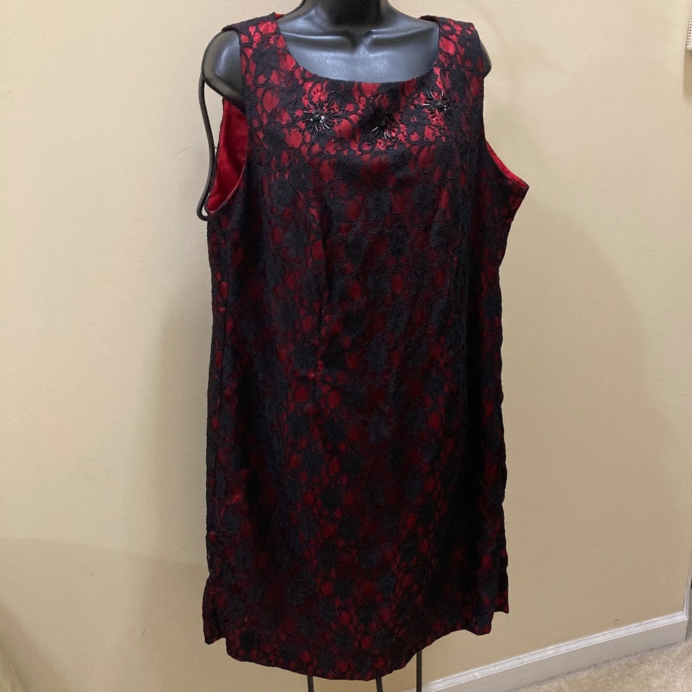 Avenue Red & Black Lace Sleeveless Beaded Sheath Dress, size 16